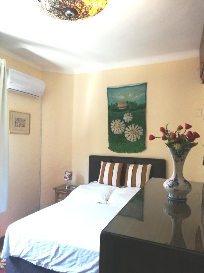 Private Room In Beautiful Home Montevideo Exteriör bild